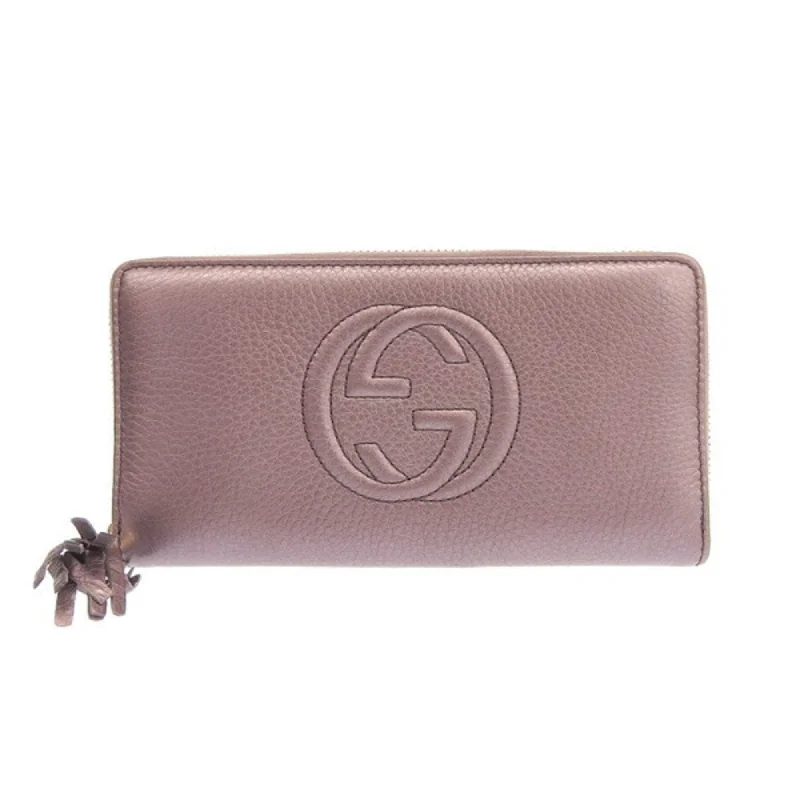 Gucci handbags for women with a metal - framed claspGucci interlocking G Soho leather round long wallet purple