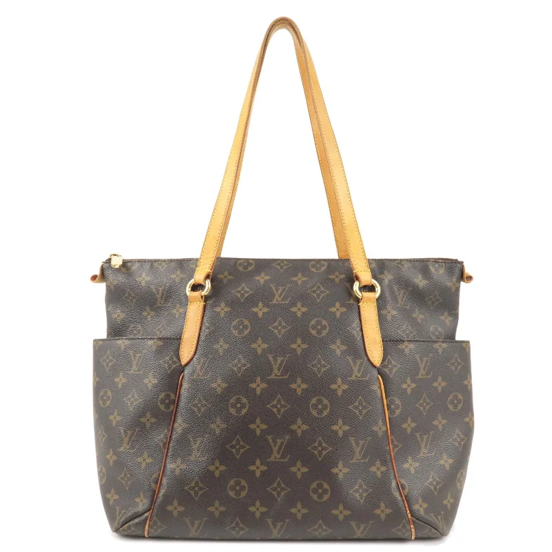 Ladies Louis Vuitton Petite Malle bags in a pastel color for a soft lookLouis Vuitton Monogram Totally MM Tote Bag M56689