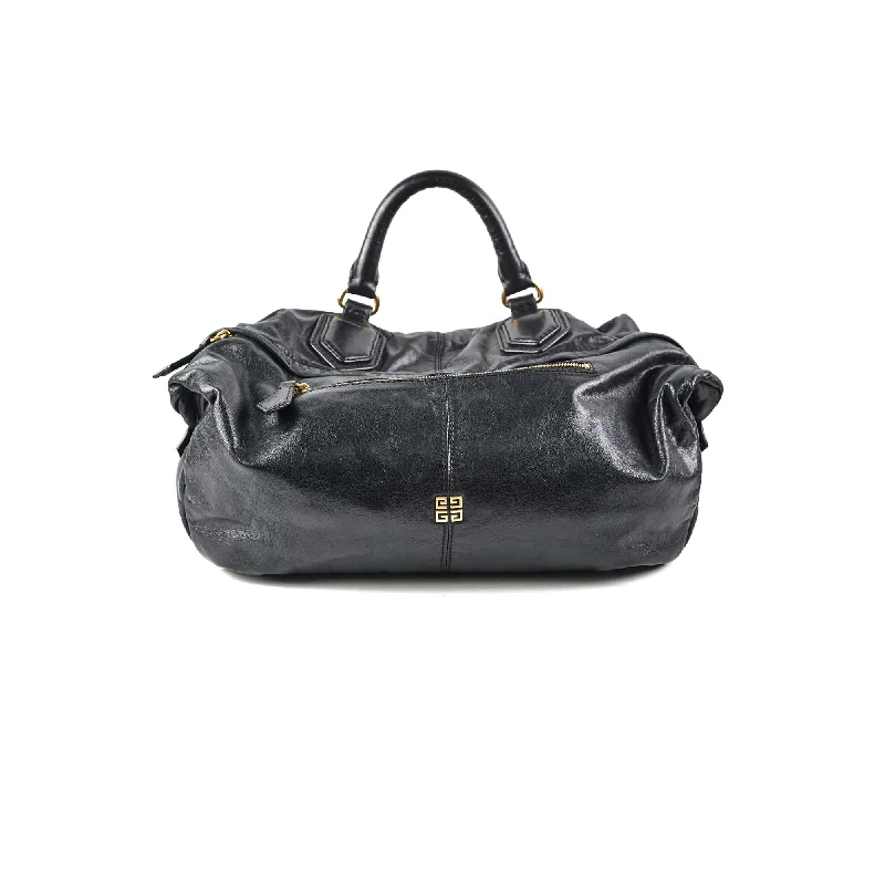 Trendy bucket bags for summerGivenchy Black Bag