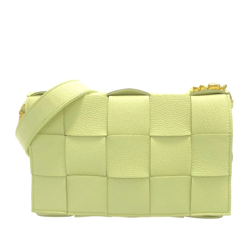 Bottega Veneta bags with interior compartmentsBottega Veneta Maxi Intrecciato Grained Leather Cassette (SHG-oFXHdg)