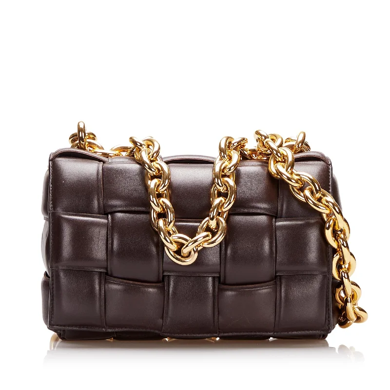 Bottega Veneta leather bags for everyday useBottega Veneta Padded Cassette Chain (SHG-gc3XKP)