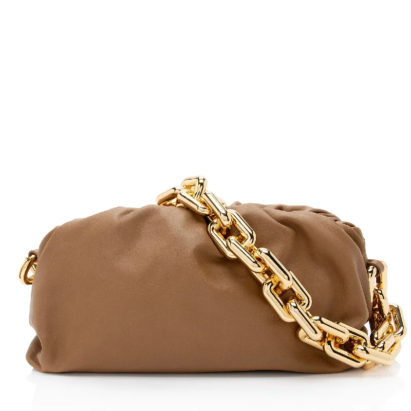 Bottega Veneta bags with zigzag patternsBottega Veneta Calfskin The Chain Pouch (SHF-birXYM)