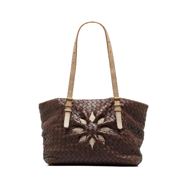 Bottega Veneta bags with contrast stitchingBottega Veneta Intrecciato Marquise Flower Tote (SHG-8MxBIq)