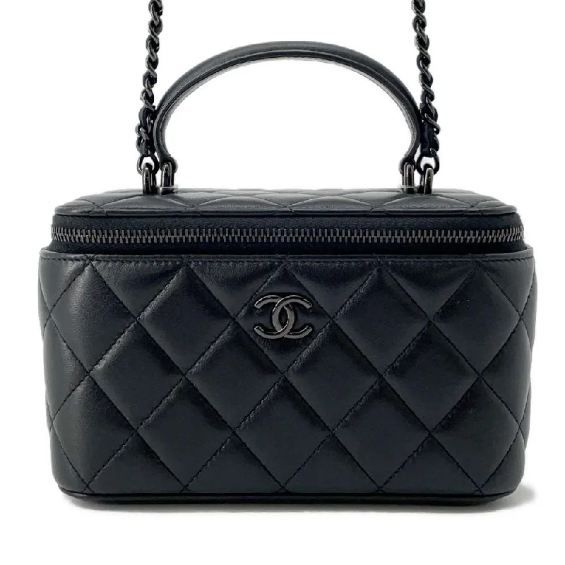 Chanel bags for women who appreciate fine craftsmanshipCHANEL Matelasse 2WAY Vanity Case Black AP2199 Lambskin