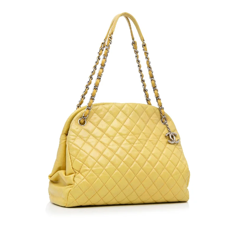 Chanel bags with exclusive seasonal releasesChanel Mademoiselle Bowling Bag (fgeH0o)