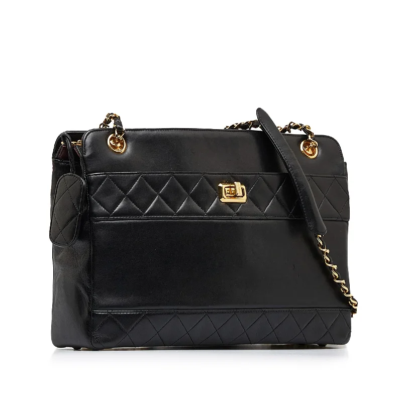 Chanel Handbag with Adjustable Strap for ComfortChanel Matelasse Lambskin Chain Crossbody (gbepOg)