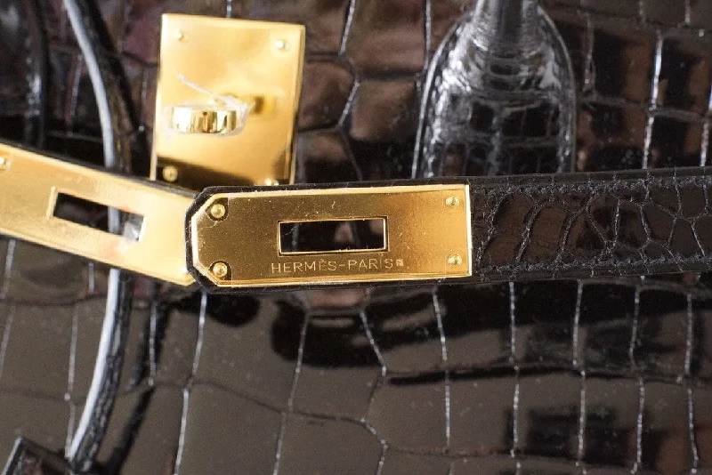 Hermes Birkin Bags with a Zippered Interior Compartment for ValuablesHermes Birkin 35 Black Porosus Crocodile with Gold Hardware