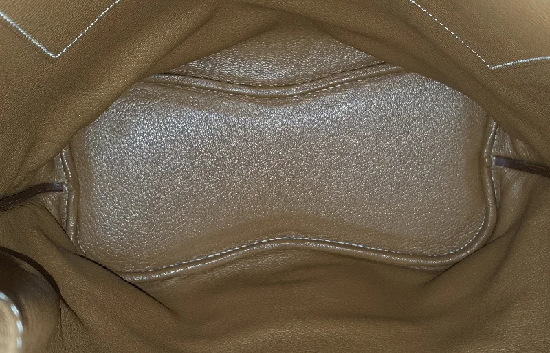 Hermès Kelly Bags in a neutral camel color for a versatile styleHermes  Gold So Kelly 26