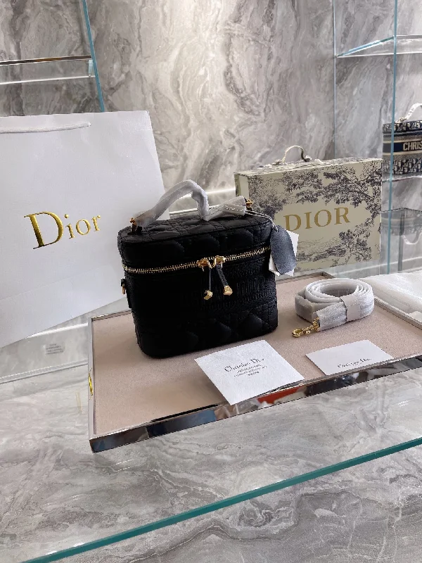 Stylish Christian Dior shoulder bags with a tassel - adorned zipperLuxury Handbags Christian Dior 215